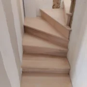 Habillage de marhes d'escalier en bois massif