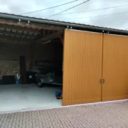 Porte de hangar en Iroko coulissant